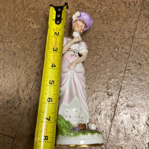 Vintage Porcelain Girl Figurine - Picture 9 of 11